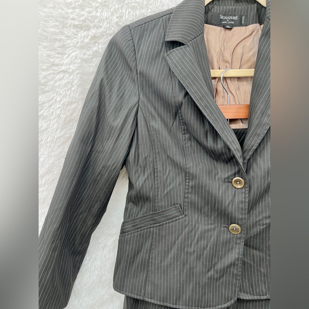 Ladies Pant Suit - Picture 5 of 16